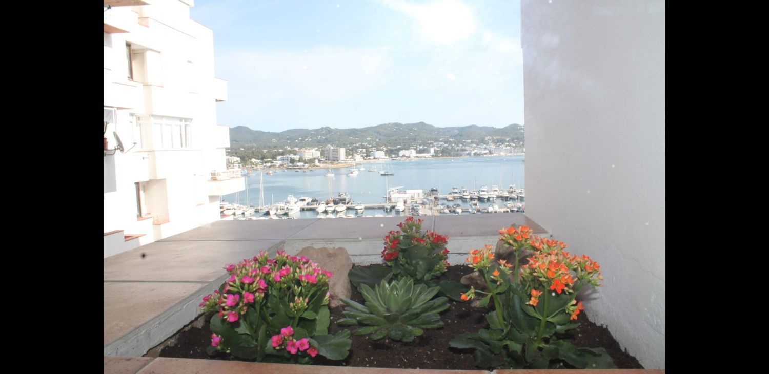 Flat for sale on the seafront in General Balanzat, in Ibiza
