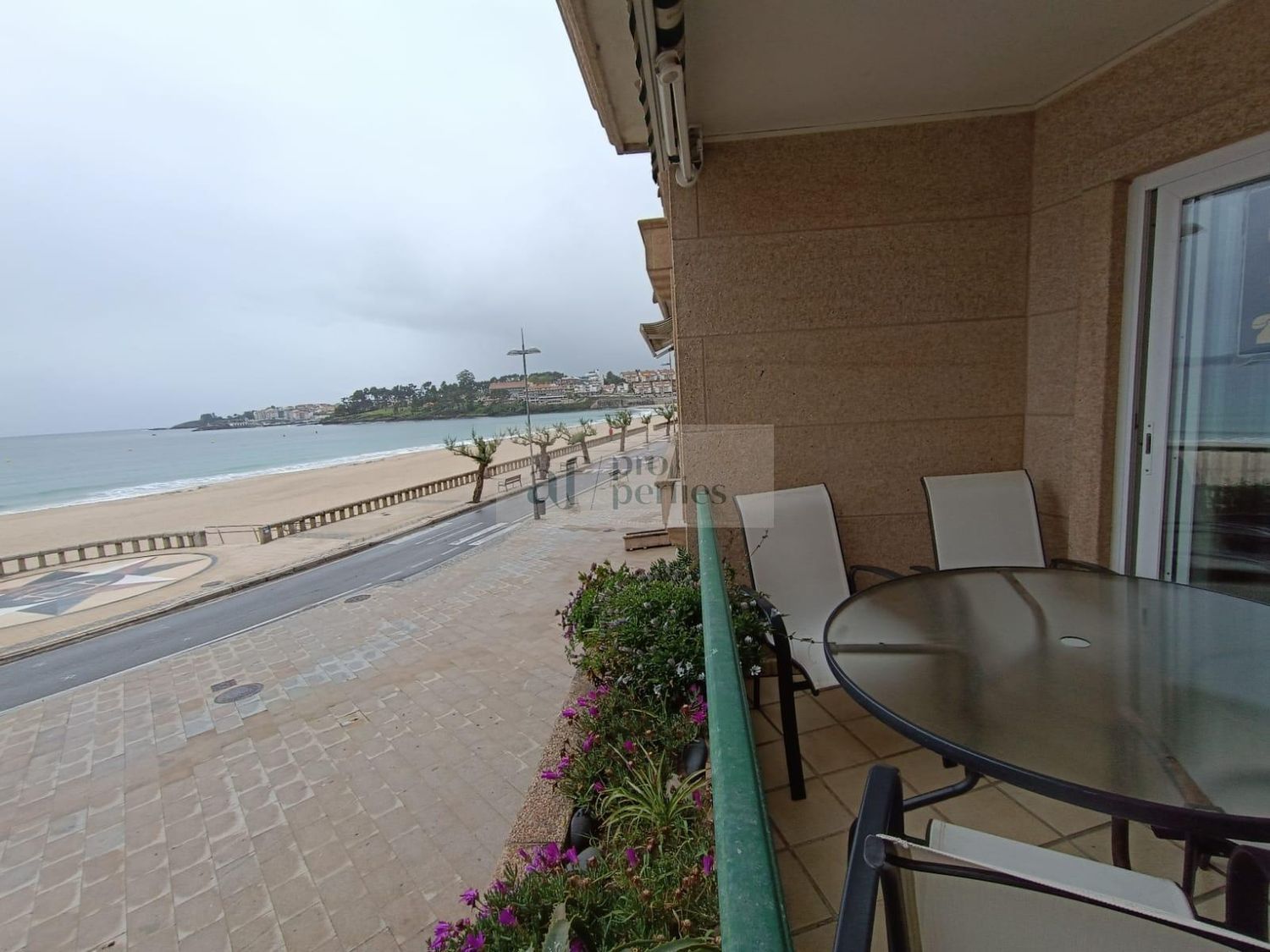 Apartment for sale on the seafront in Sanxenxo