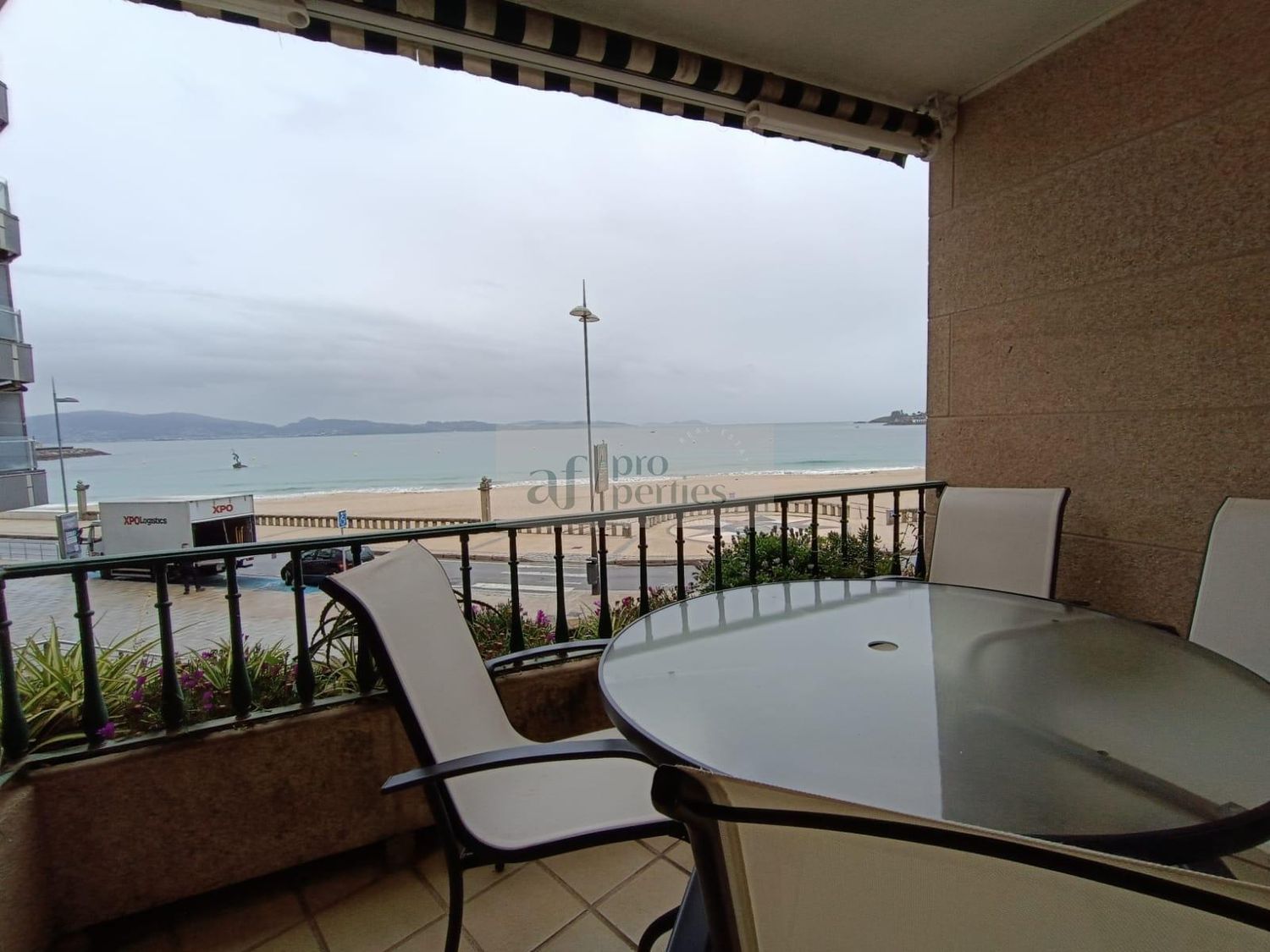 Apartment for sale on the seafront in Sanxenxo