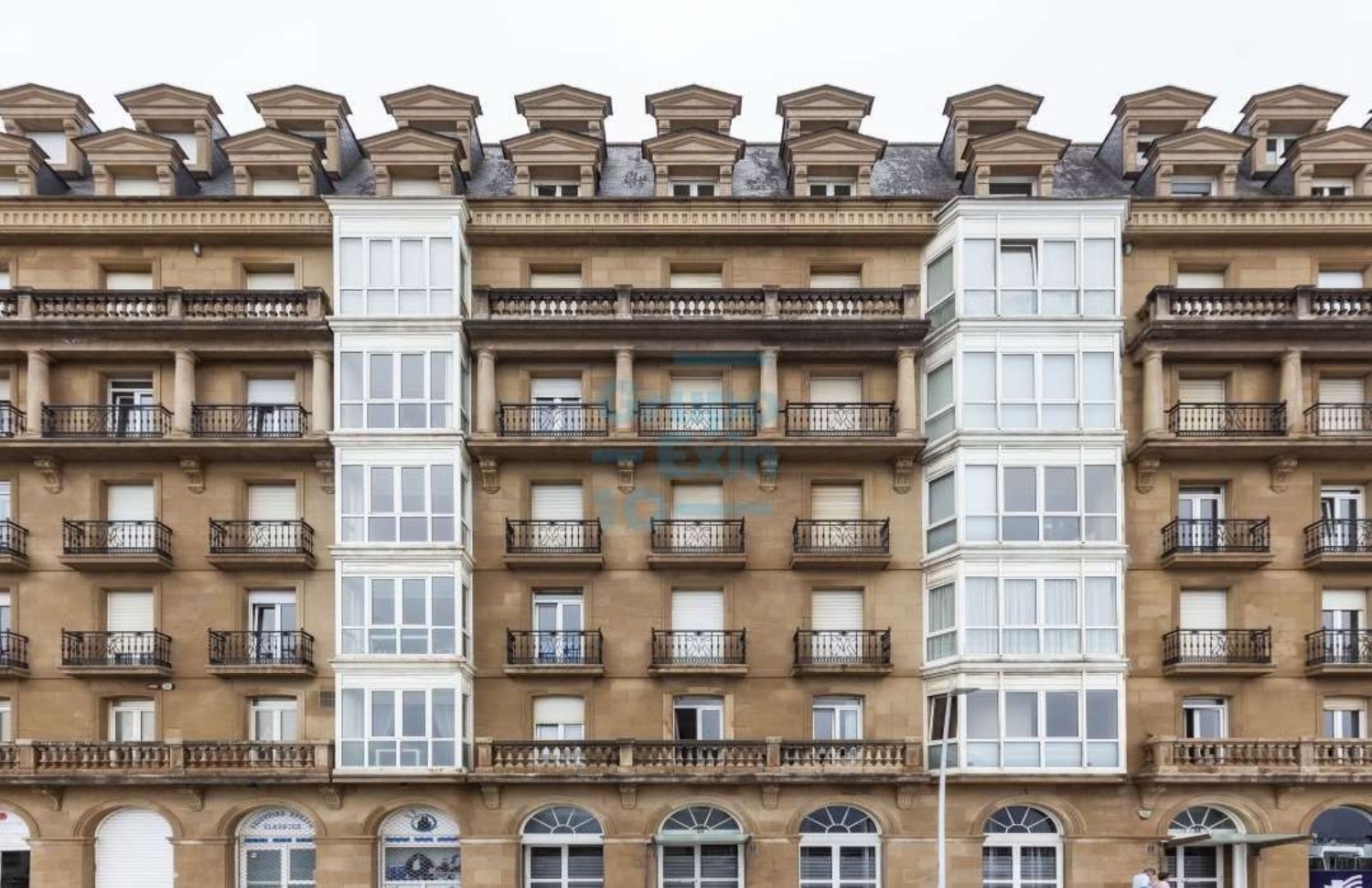 Apartment on the seafront in P. Salamanca Pasealekua, in Donostia-San Sebastian