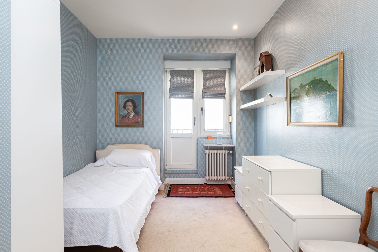 Apartment for sale on the seafront on Hernani street, in Donostia-San Sebastian