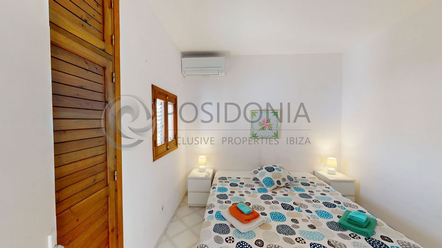 Casa en venta en primera línea de mar en Marina Botafoch, en Ibiza