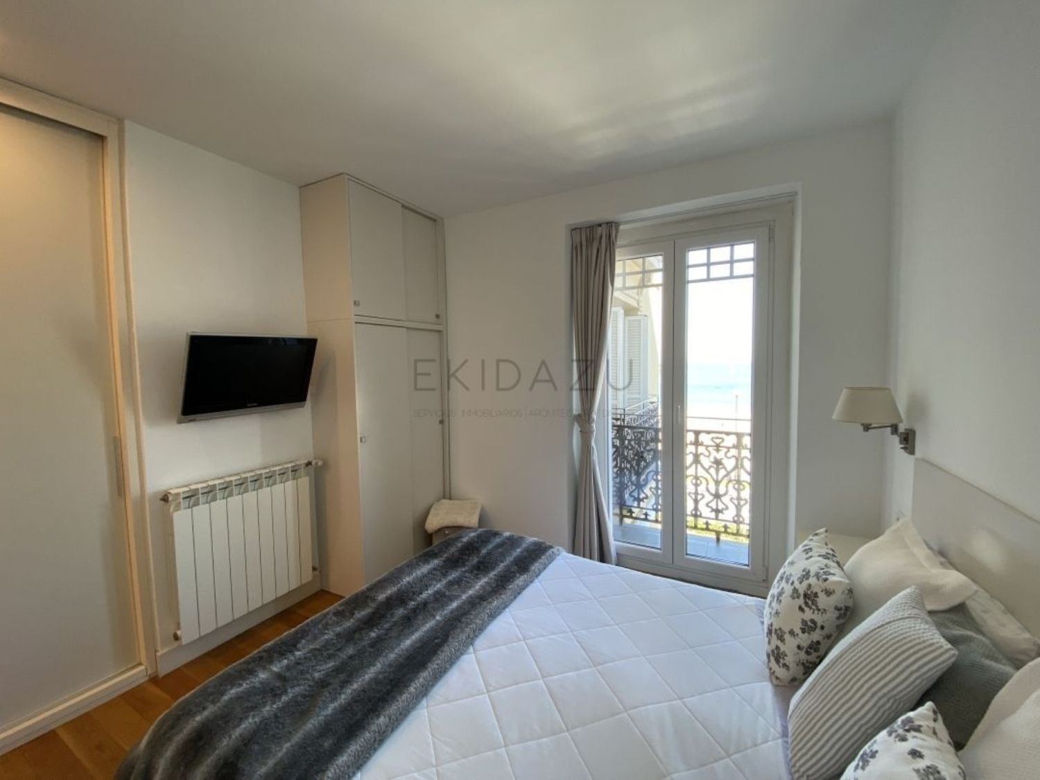 Apartment for sale on the seafront on Paseo Miraconcha, in Donostia-San Sebastian