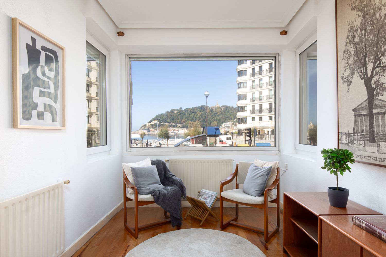 Apartment for sale on the seafront on Paseo de Miraconcha, in Donostia-San Sebastian