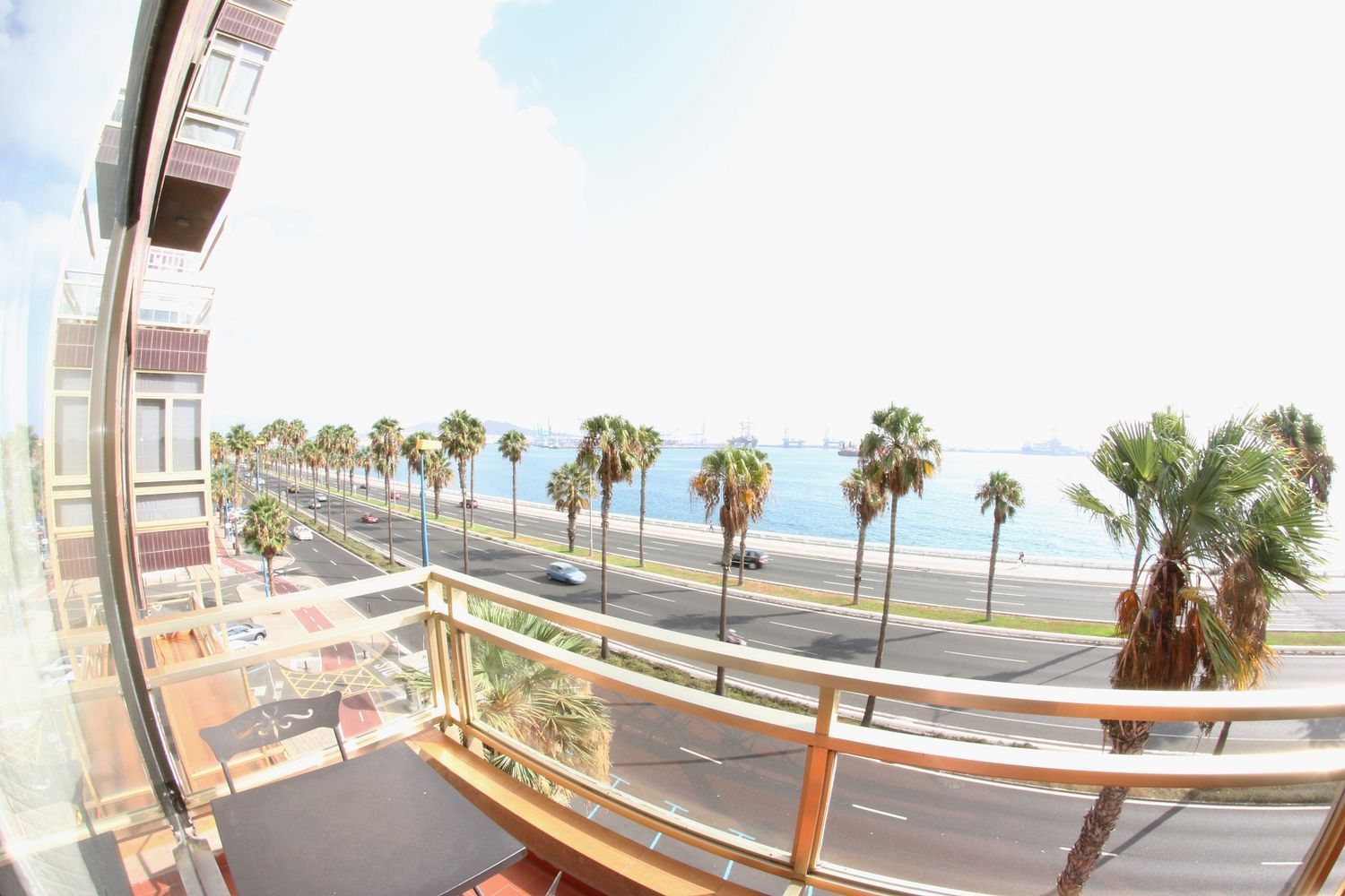 Apartamento à venda em primeira linha de mar na Avenida Alcalde José Ramírez Bethencourt em Las Palmas de Gran Canaria