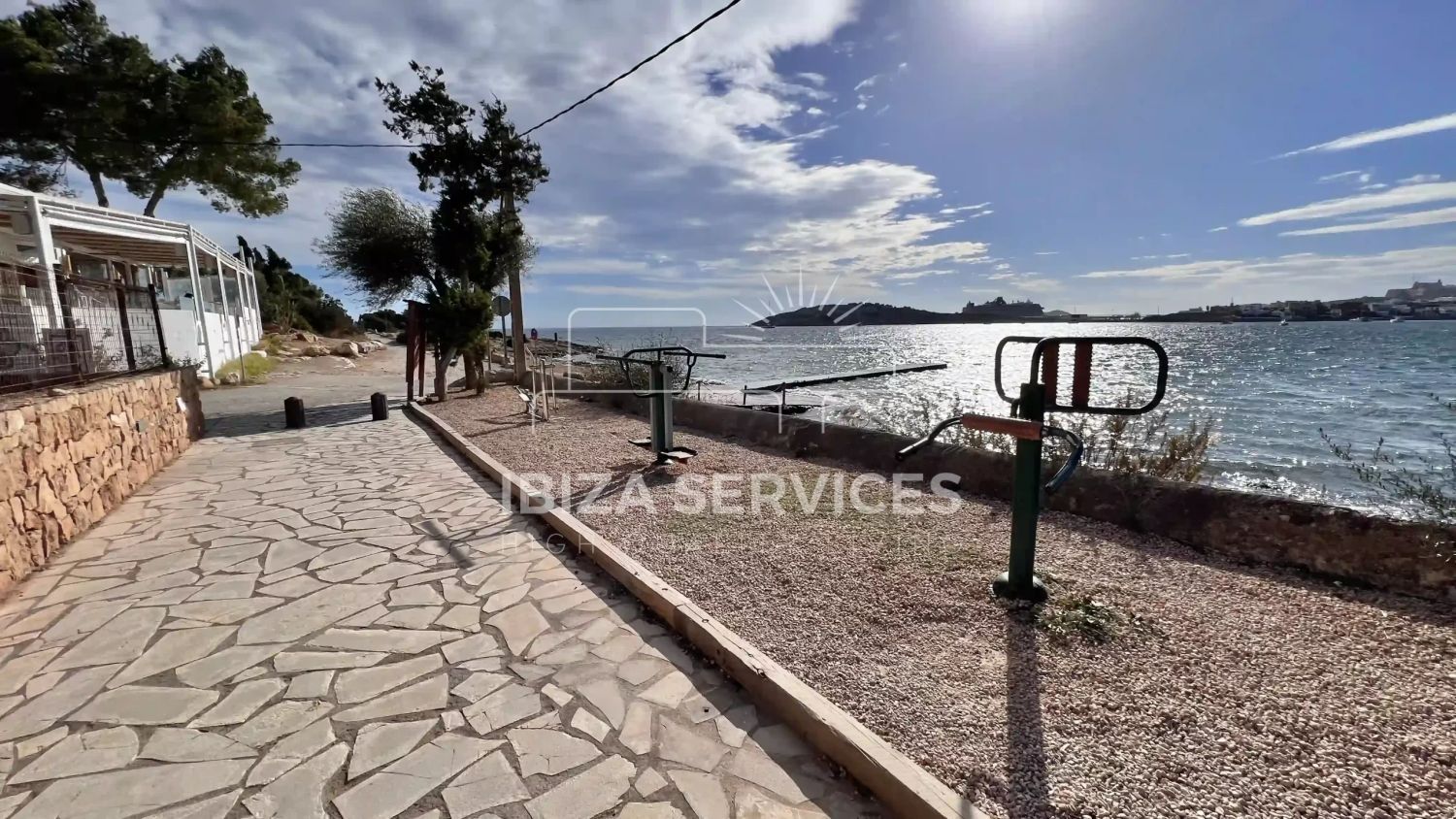 Moradia para venda à beira-mar em Es Pouet, em Ibiza