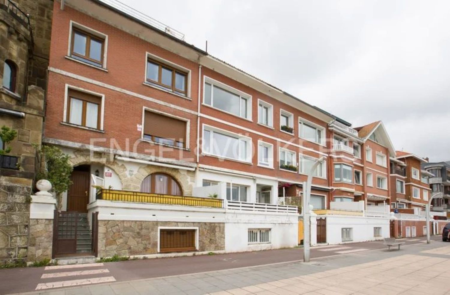 Duplex for sale on the seafront in Muelle de las Arenas, in Getxo