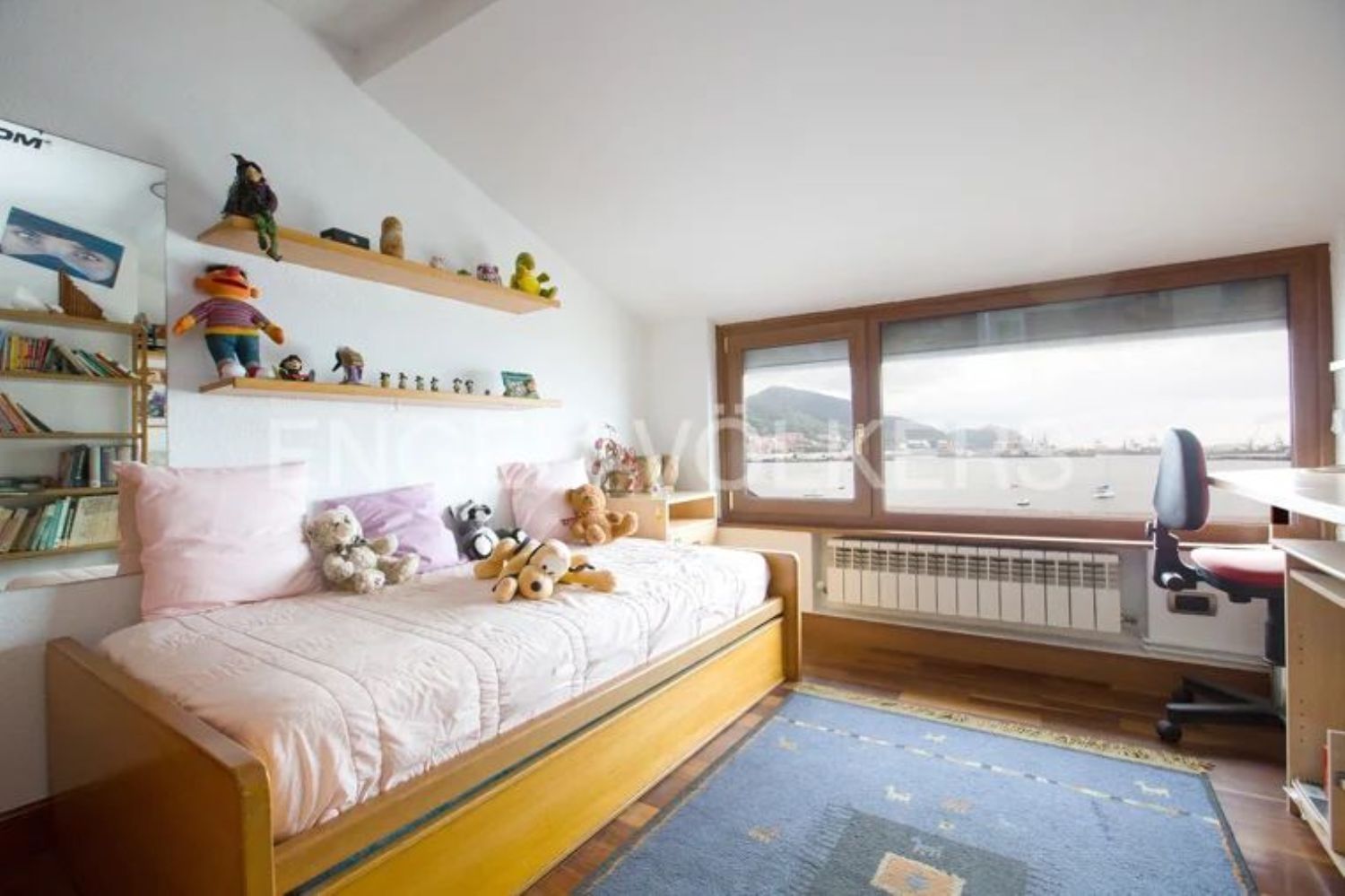 Duplex for sale on the seafront in Muelle de las Arenas, in Getxo