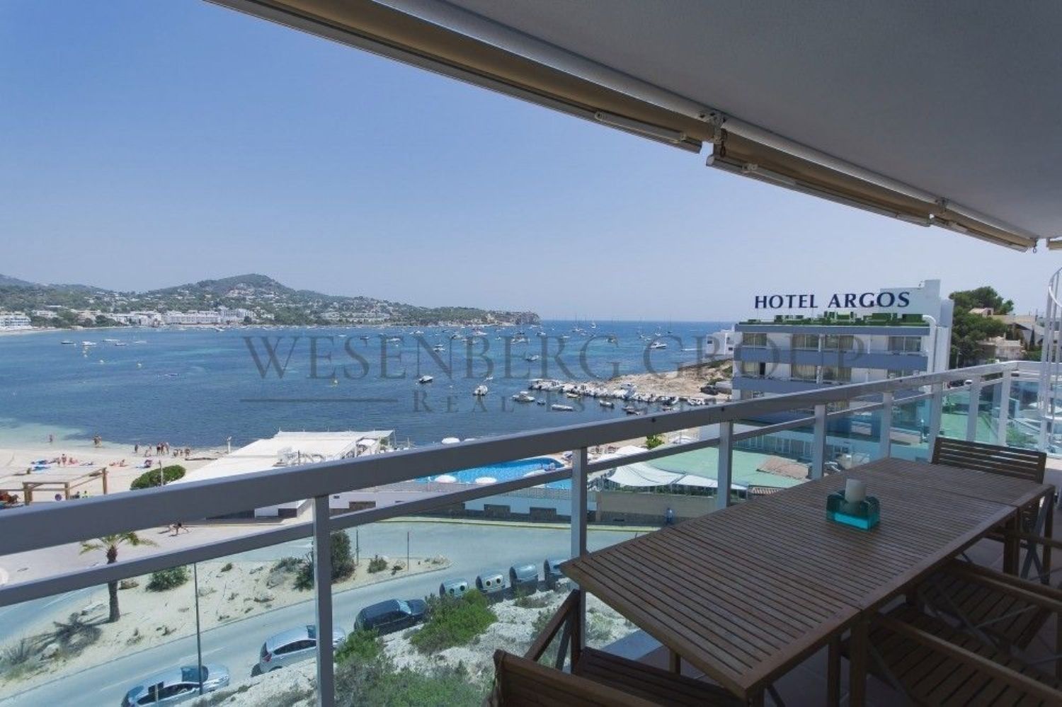 Penthouse para venda à beira-mar em Marina Botafoc, em Ibiza