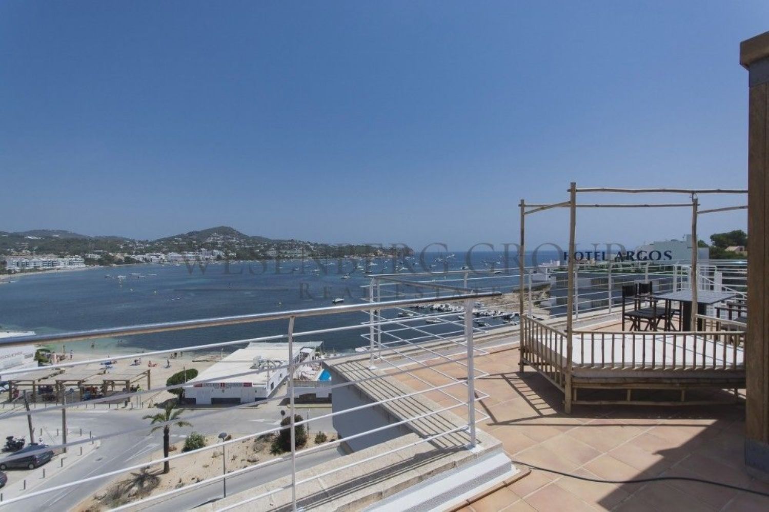 Penthouse para venda à beira-mar em Marina Botafoc, em Ibiza