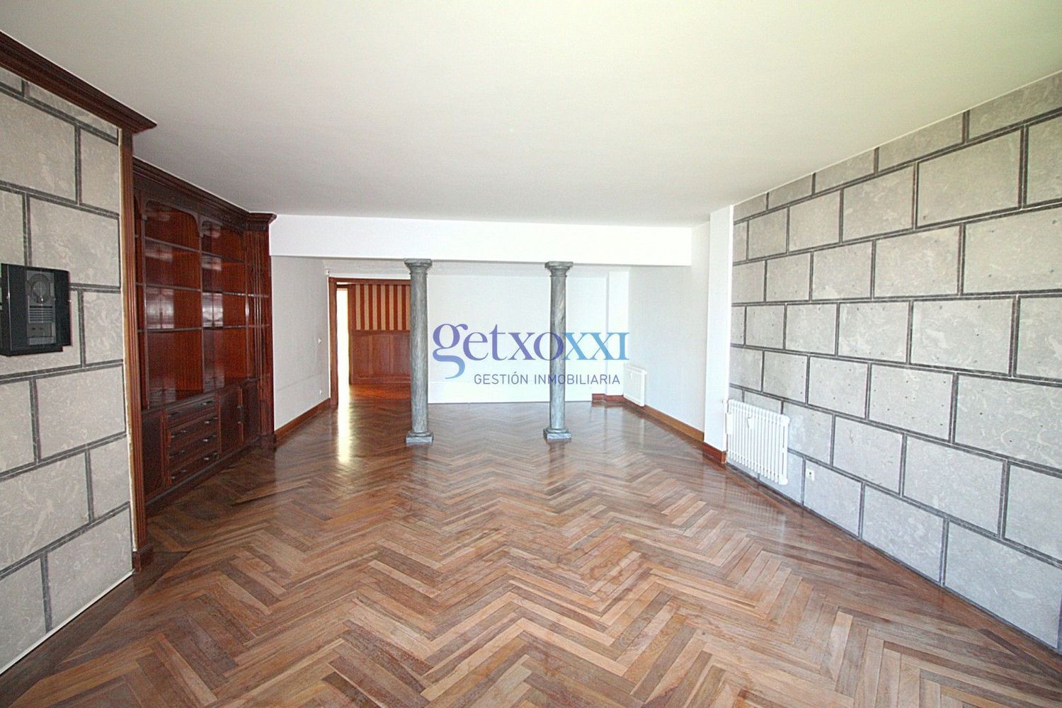 Apartamento à venda à beira-mar na Avenida Zugazarte, em Getxo
