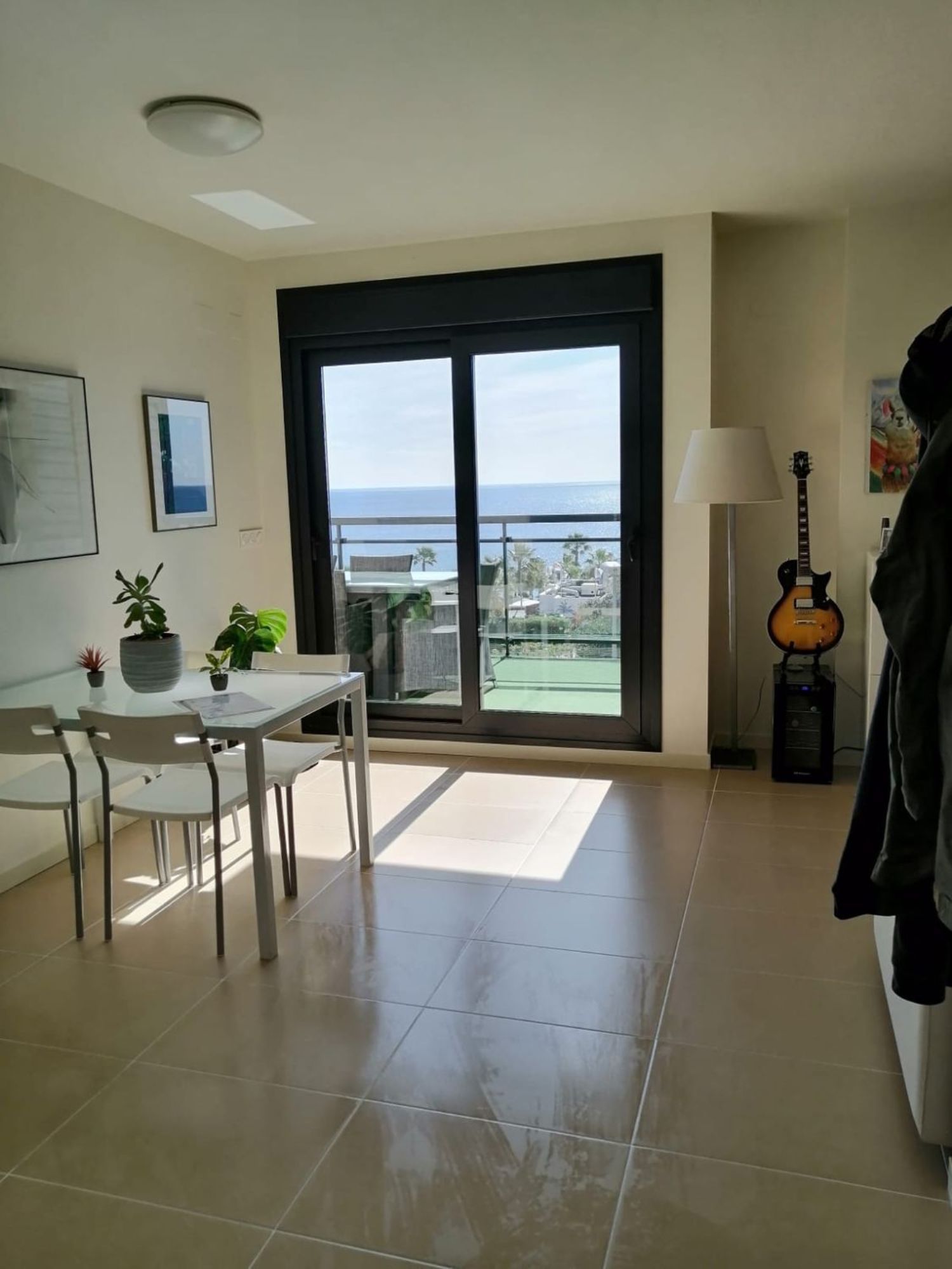Apartamento à venda à beira-mar na Urbanização Mil Palmeras, em Pilar de la Horadada