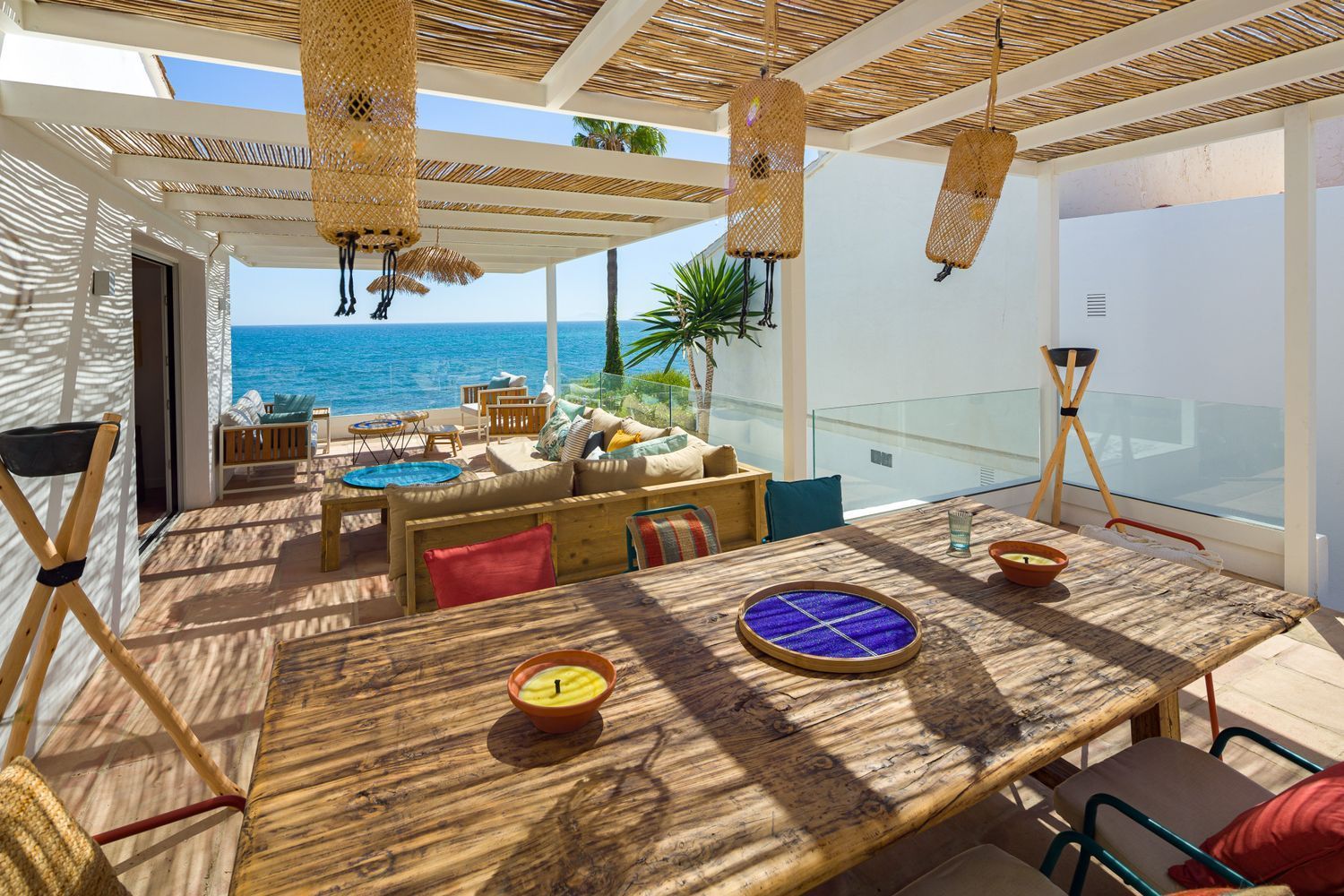 Casa en venta en primera línea de mar en Estepona