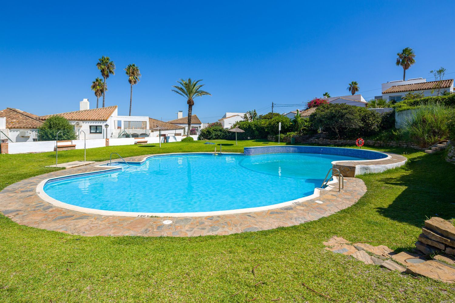 House for sale on the seafront in Estepona
