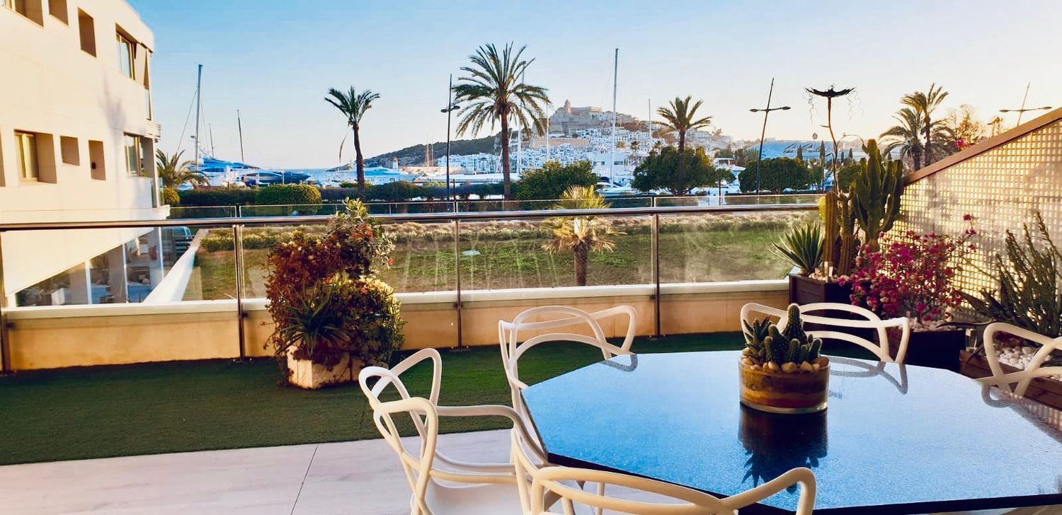 Flat for sale on the seafront in Marina Botafoch, in Ibiza