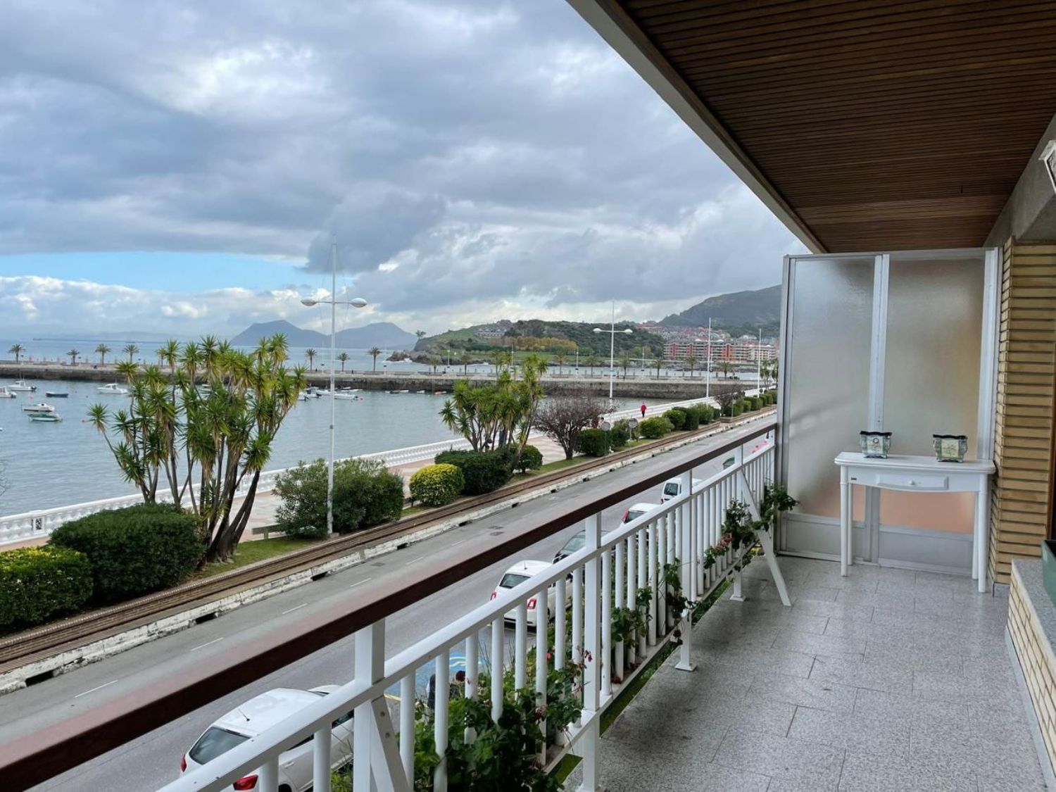 Apartamento à venda à beira-mar no Paseo Ocharan Mazas, em Castro-Urdiales