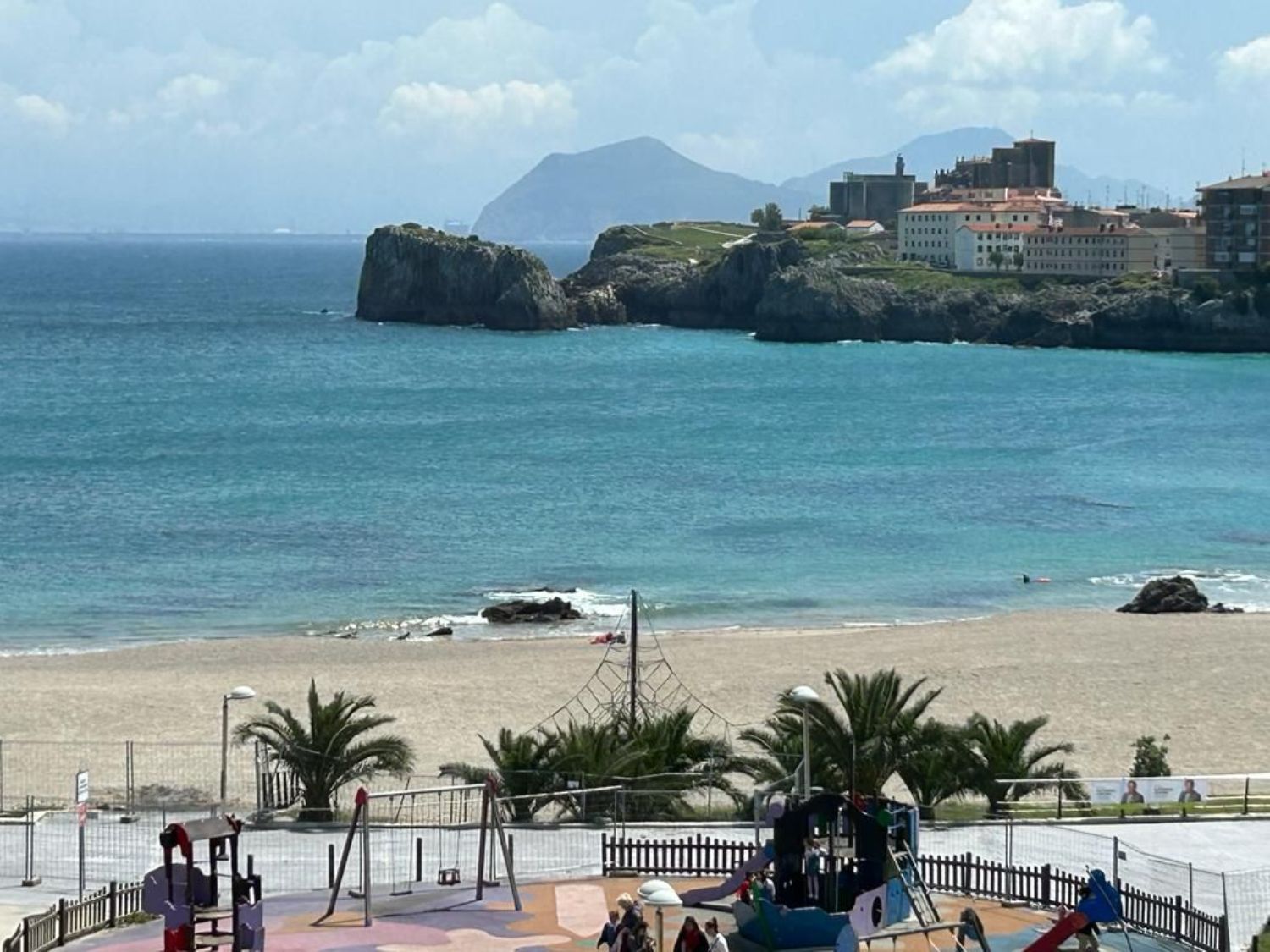 Apartment for sale on the seafront on Calle Padre Basabe, in Castro-Urdiales