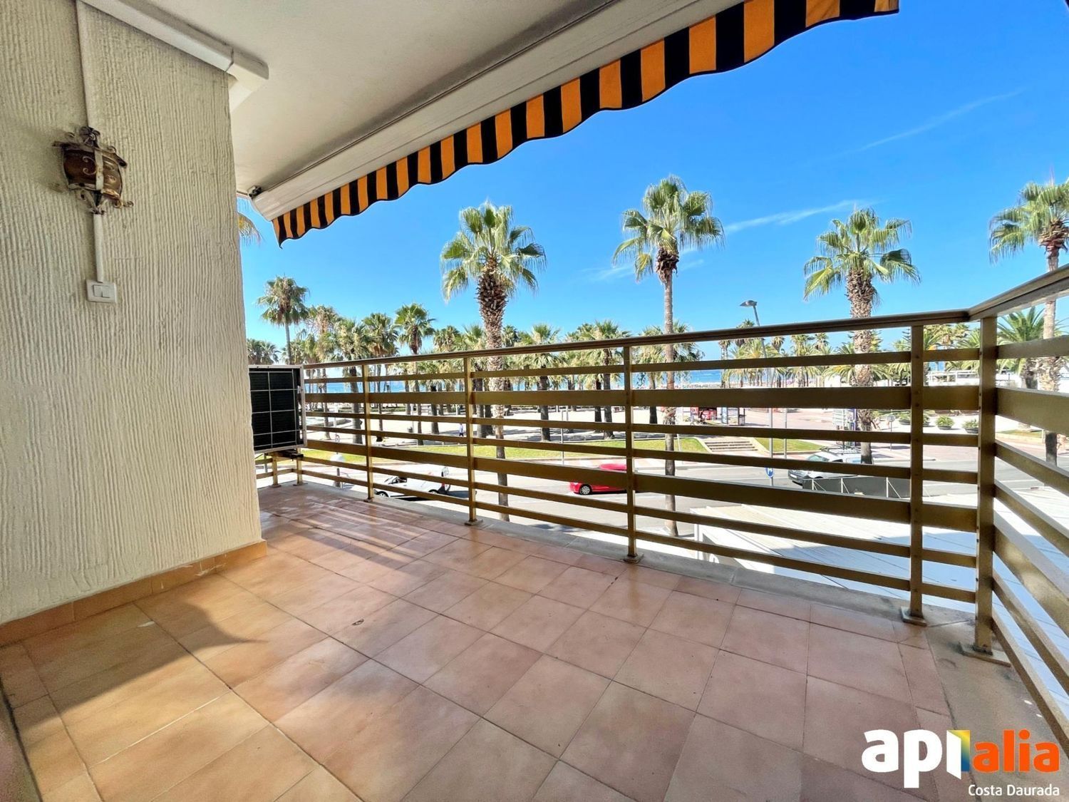 Apartment for sale on the seafront on Passeig Jaume I, in Salou