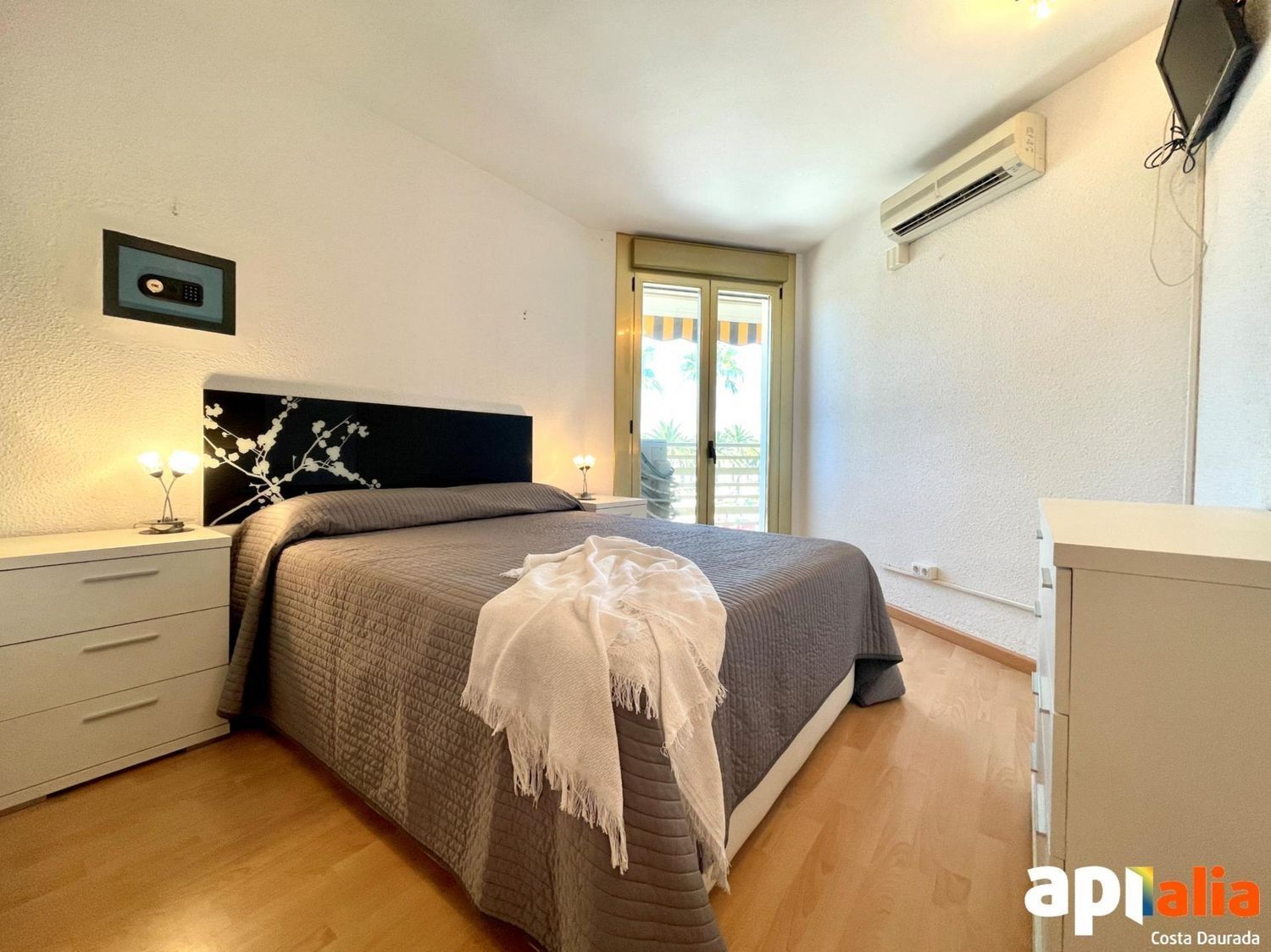 Apartamento en venta en primera línea de mar en Passeig Jaume I, en Salou
