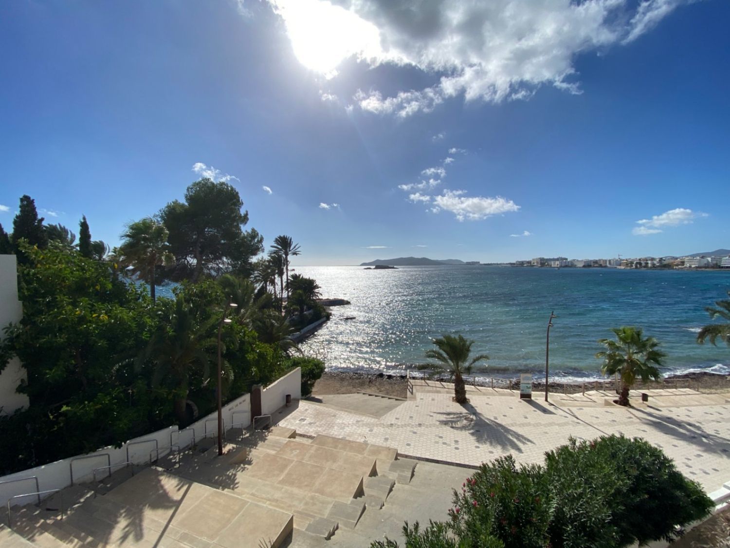 Apartamento para venda na primeira linha do mar em Ibiza