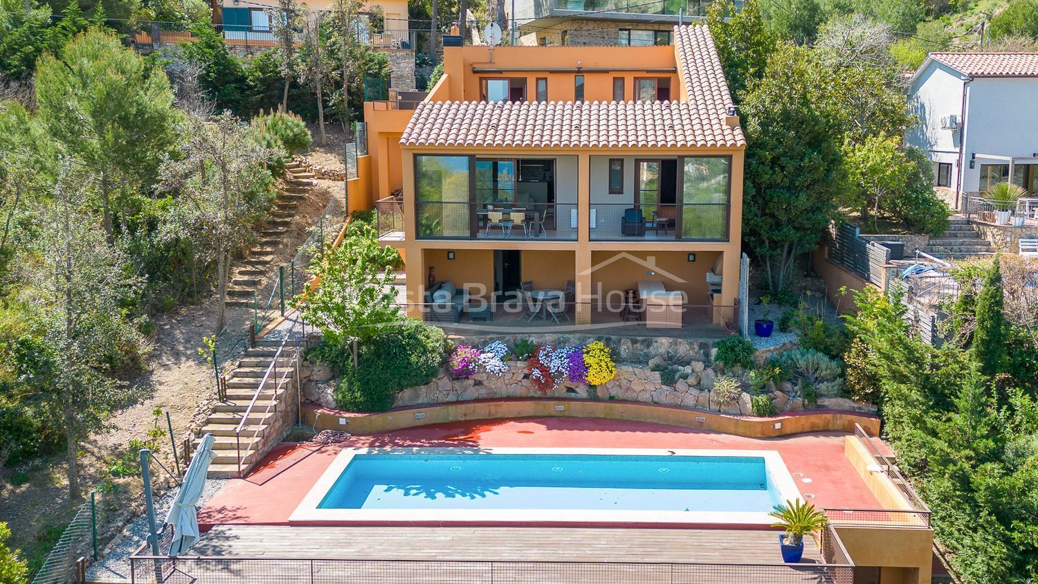 House for sale on the seafront in Cala Aiguablava, in Begur