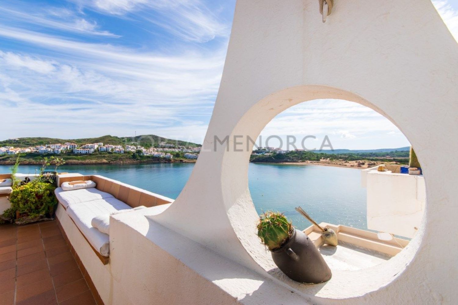 Piso en venta en primera línea de mar en Fornells, en Menorca