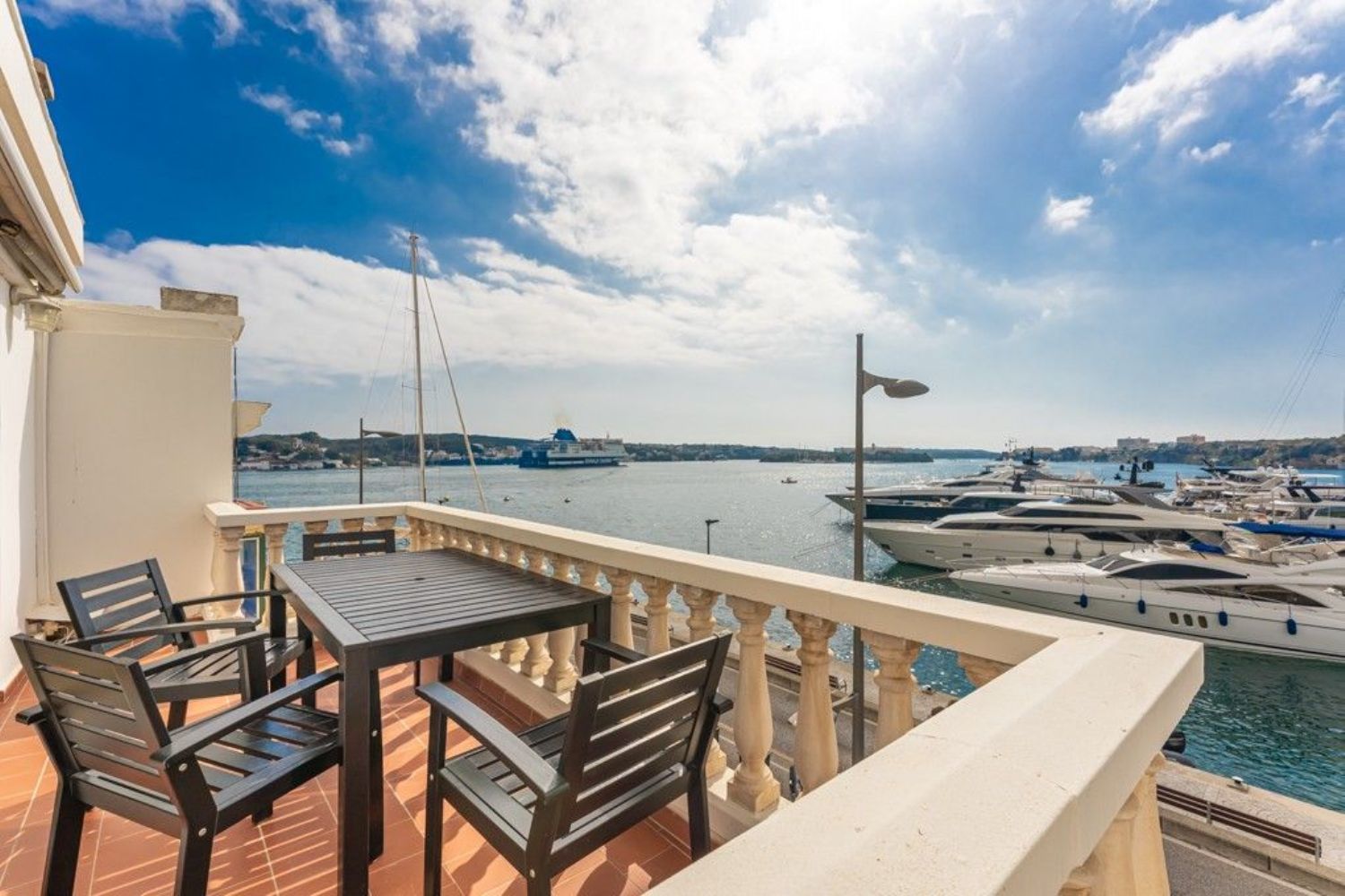 Flat for sale on the seafront in Muelle de Llevant, in Mahón