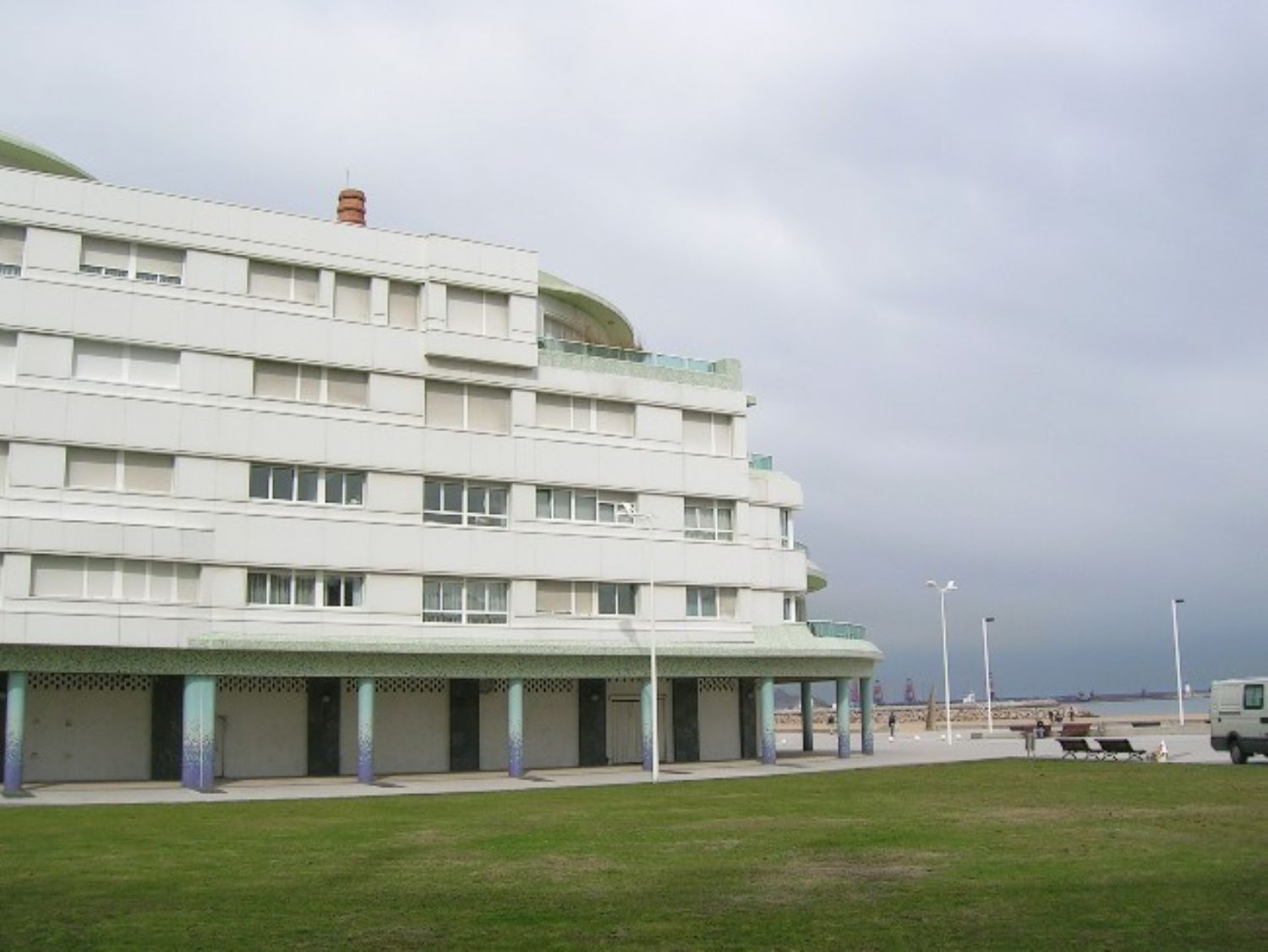 Apartament en venda a primera línia de mar al carrer marià Pola, a Gijón