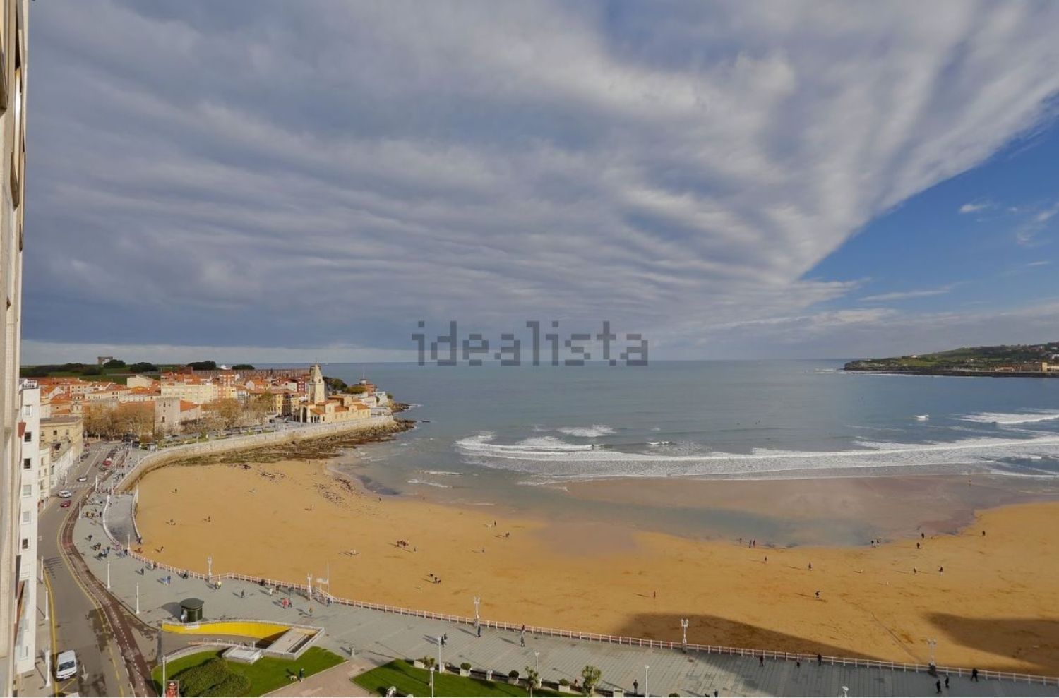 Apartment for sale on the seafront on Calle Domínguez Gil, in Gijón