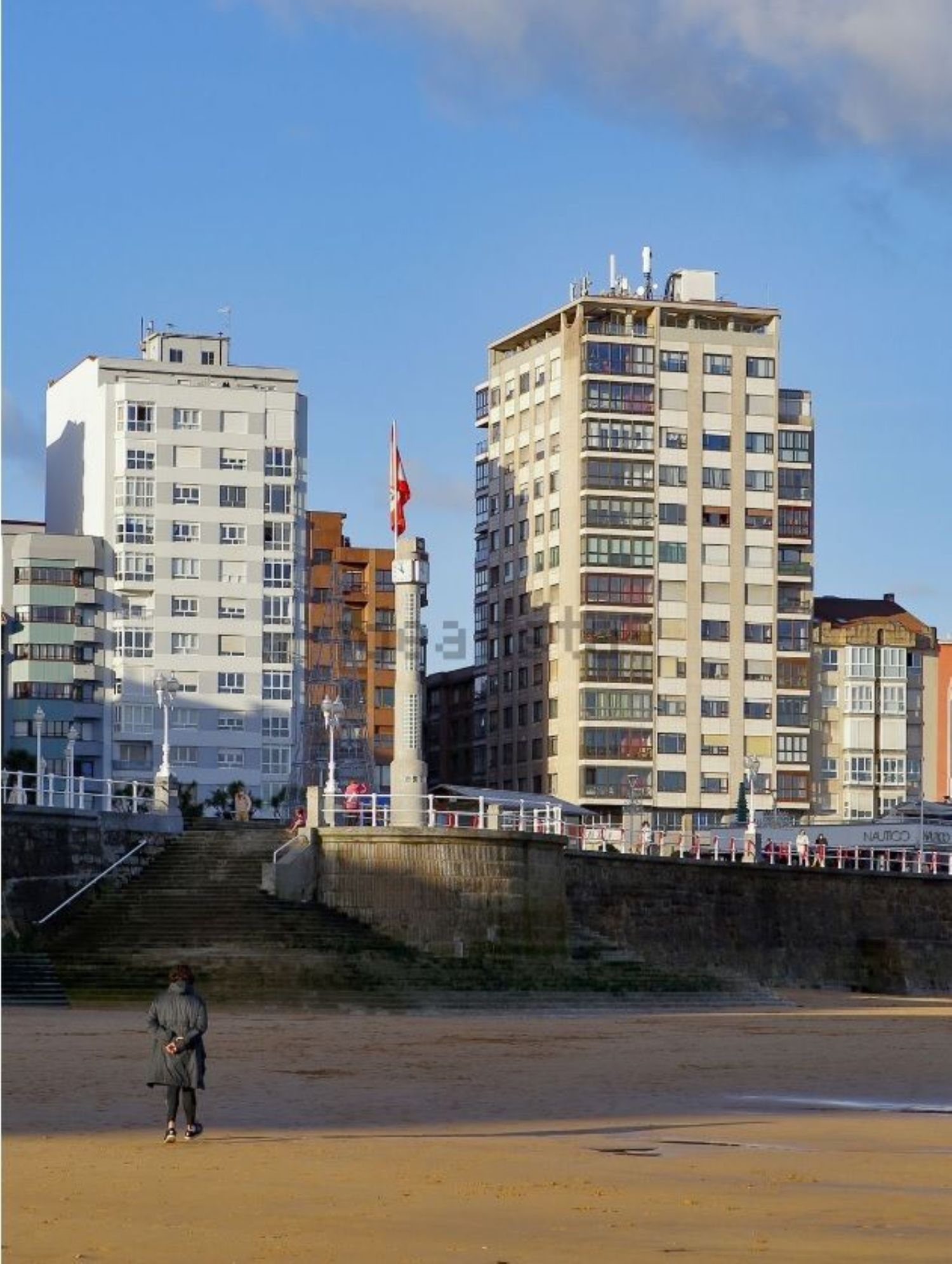 Piso en venta en primera línea de mar en la Calle Domínguez Gil, en Gijón