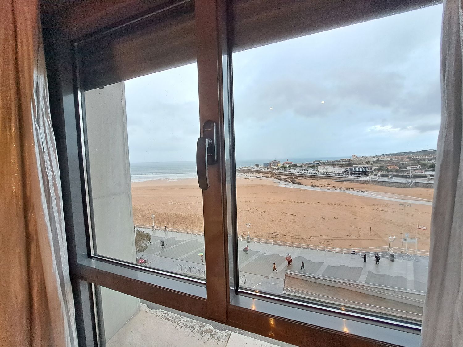 Piso en venta en primera línea de mar en Marqués de Urquijo, en Gijón