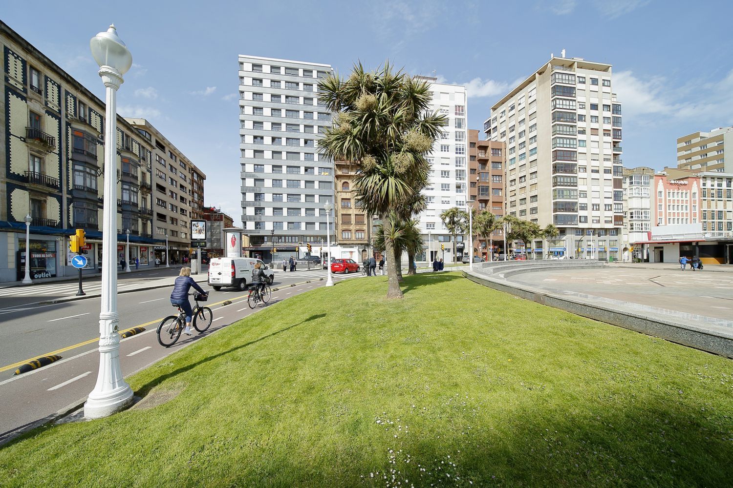 Apartamento en venta en primera línea de mar en la Calle Jovellanos, en Gijón