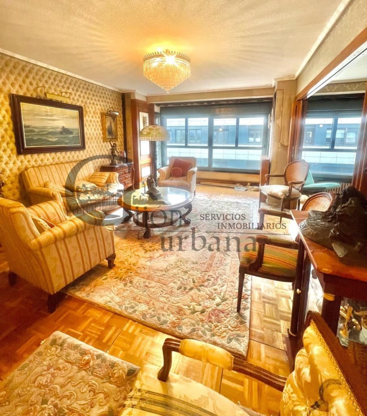 Apartment for sale on the seafront on Calle Marqués de Urquijo, in Gijón