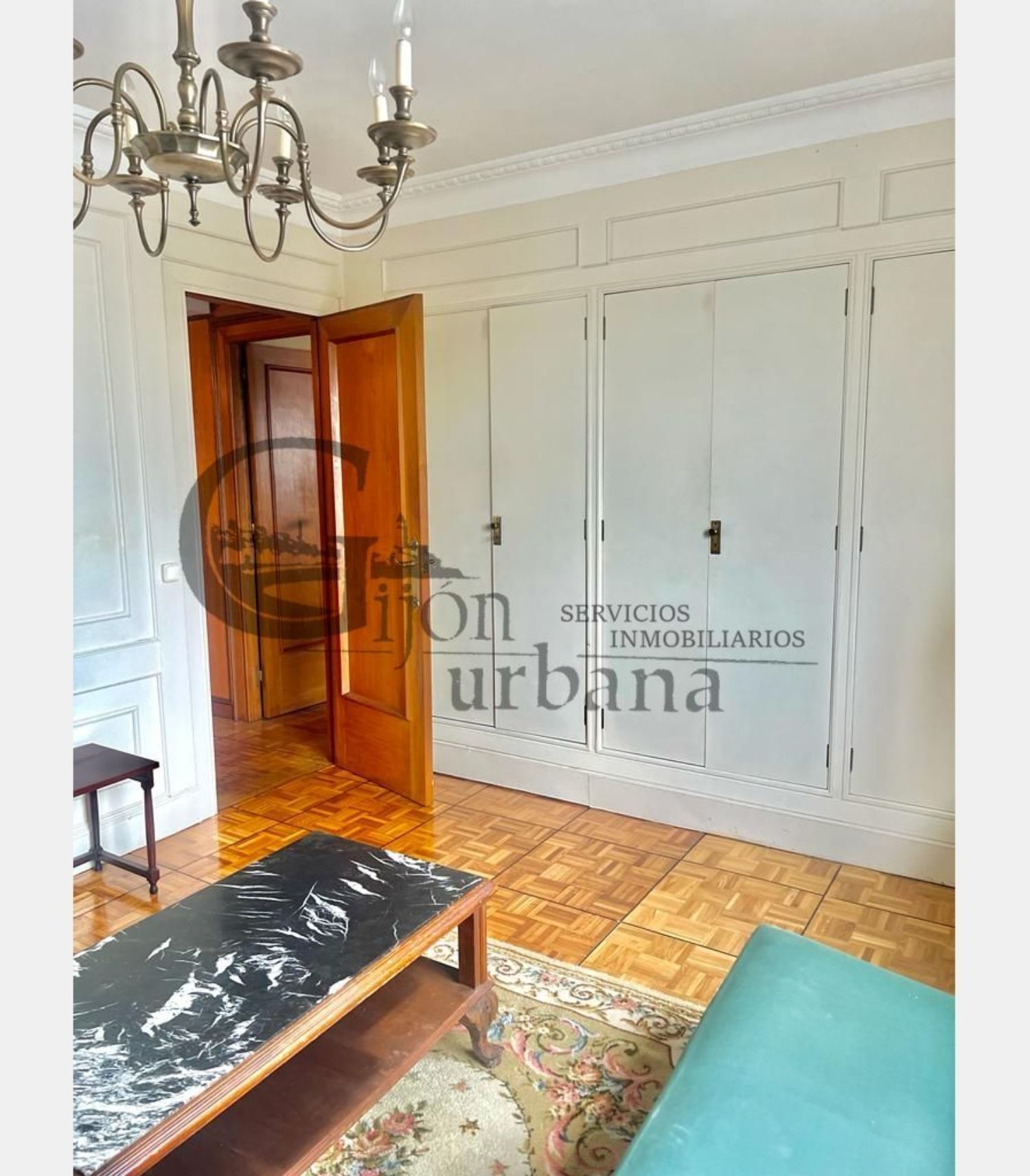 Apartment for sale on the seafront on Calle Marqués de Urquijo, in Gijón