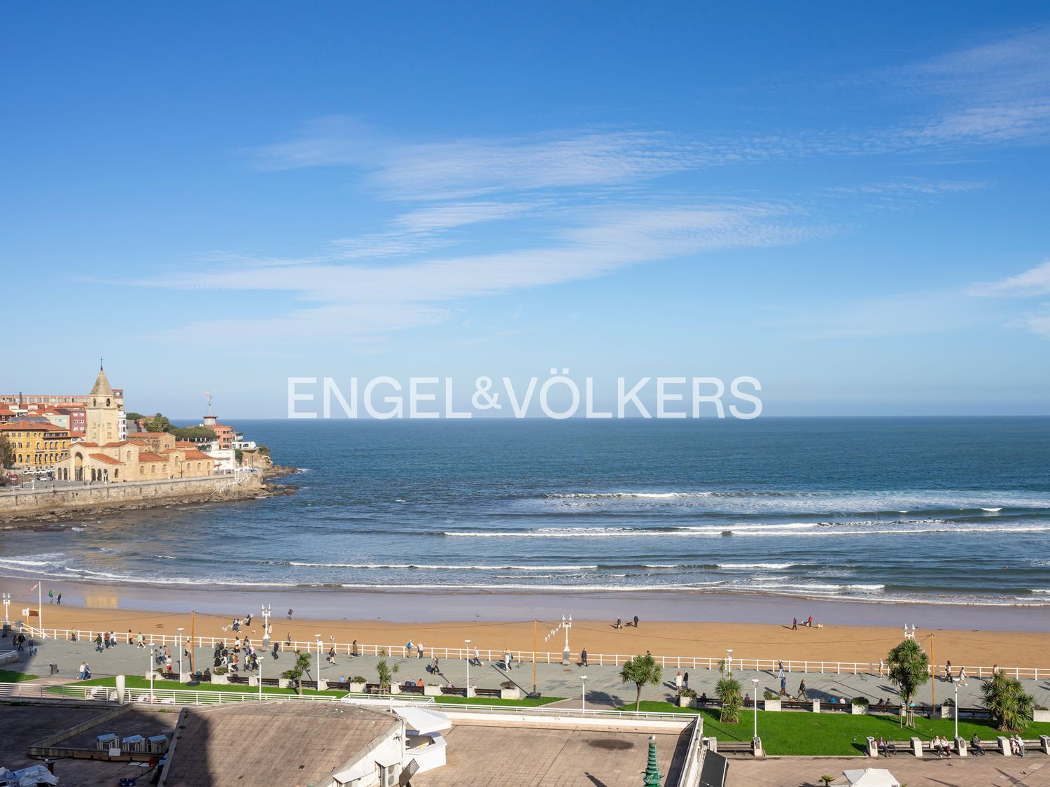 Apartment for sale on the seafront on Calle Cabrales, in Gijón