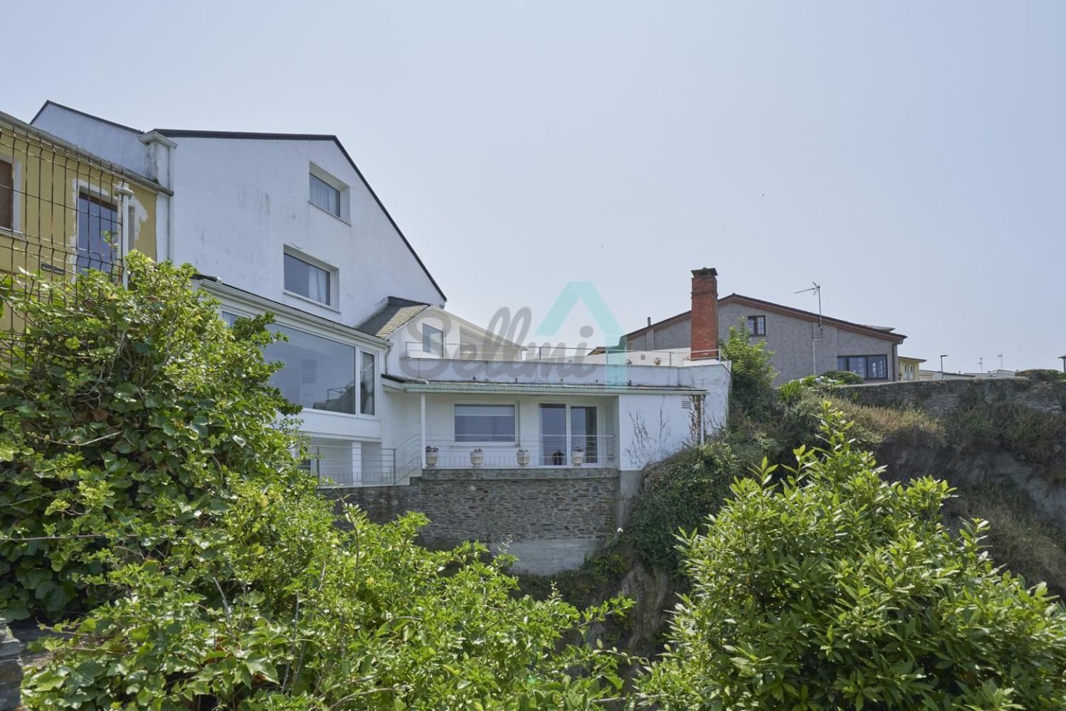 Casa en venta en primera línea de mar en la Calle Real, en Navia