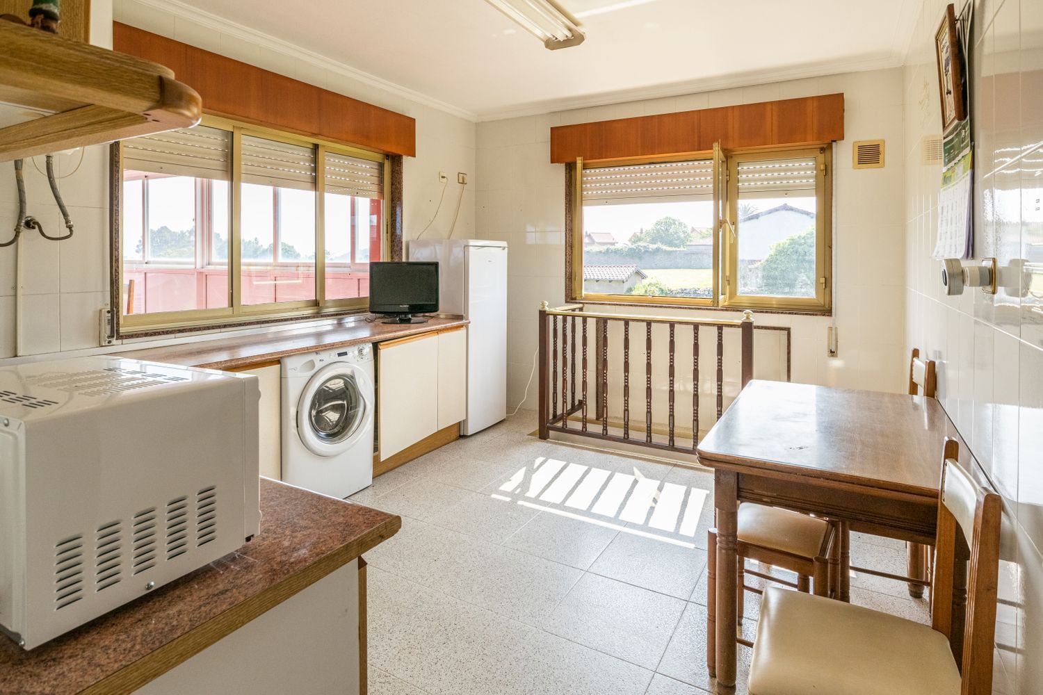 Vende-se casa à beira-mar na rua Villar, em Avilés