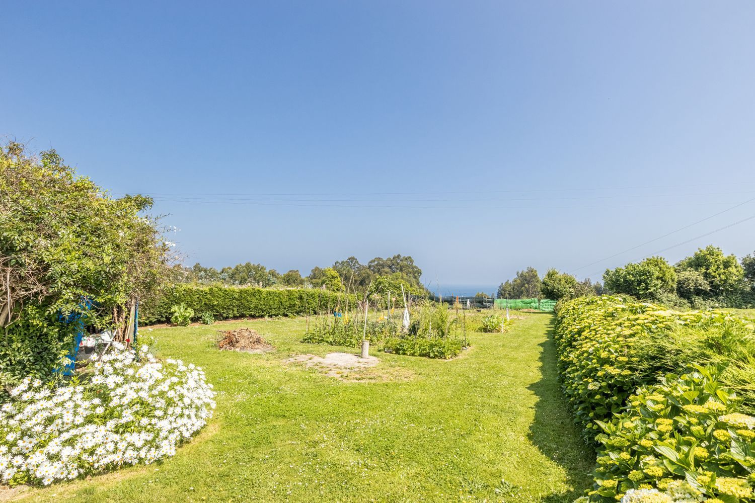 House for sale on the seafront on Calle Villar, in Avilés