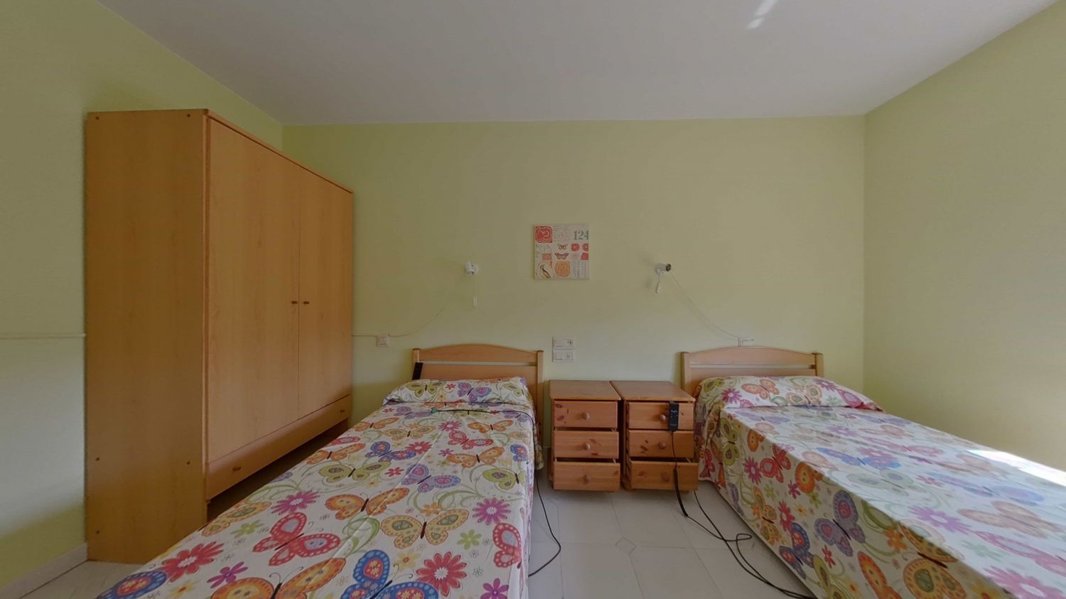 Vende-se casa à beira-mar na rua Villar, em Avilés