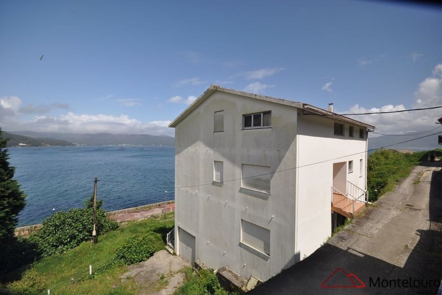 Casa en venta en primera línea de mar en la Calle Do Rebordiño, en Muros