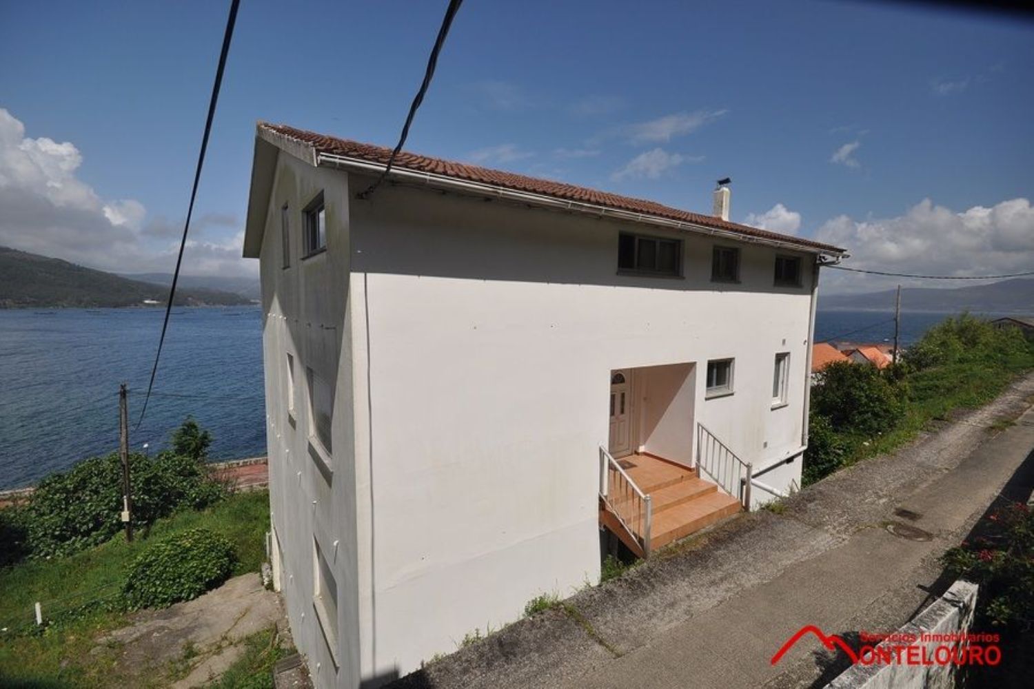 Casa en venda a primera línia de mar al Carrer Do Rebordiño, a Muros