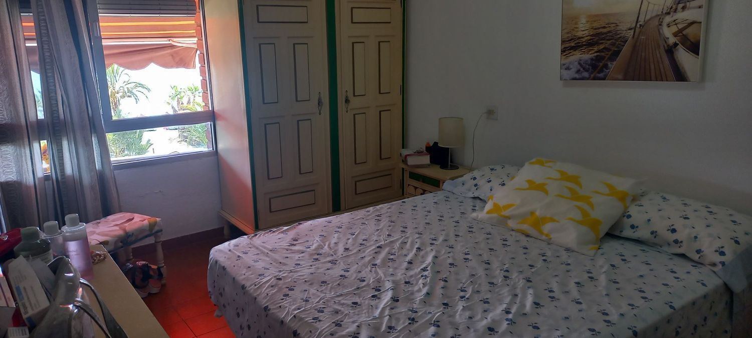 Apartamento à venda à beira-mar no Paseo de Velilla, em Almuñecar