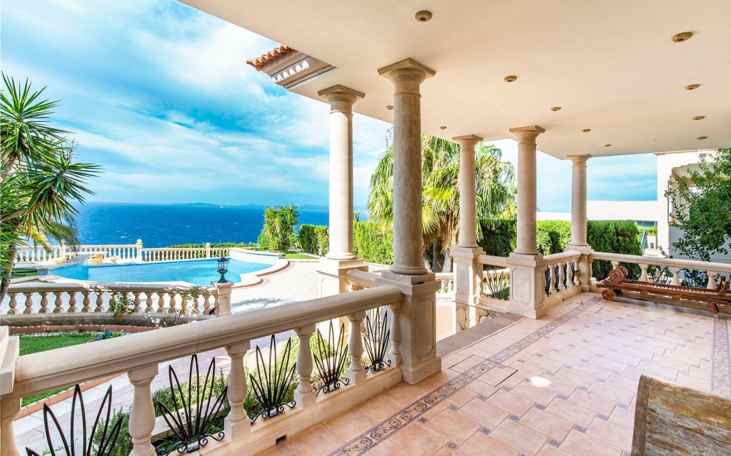 Casa en venda en primera línia de mar en Badia Gran, a Mallorca