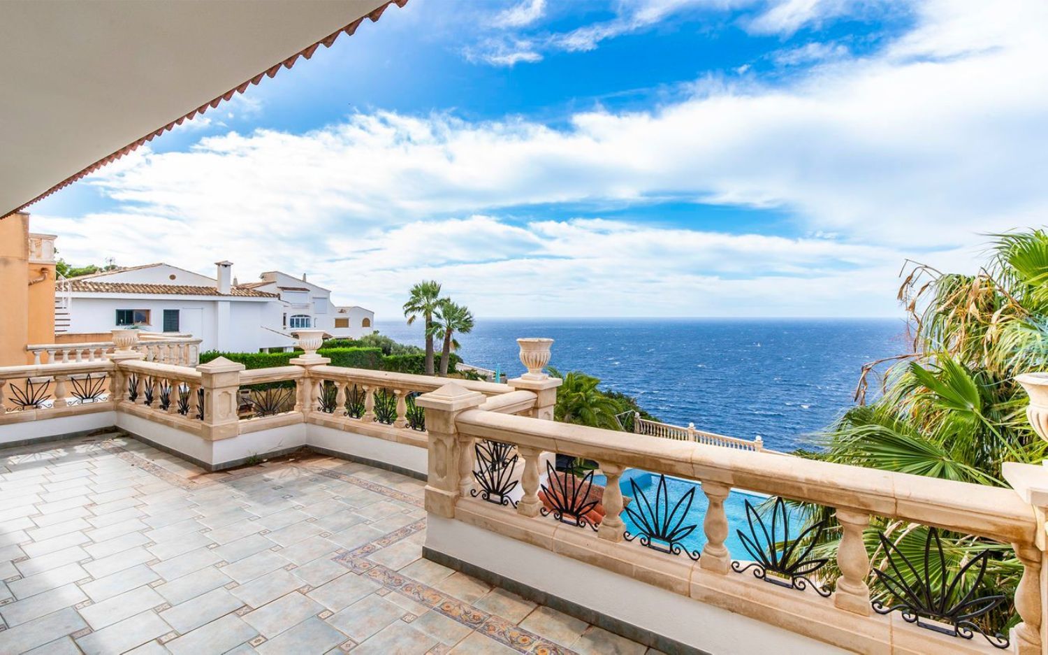 Casa en venta en primera línea de mar en Badia Gran, en Mallorca