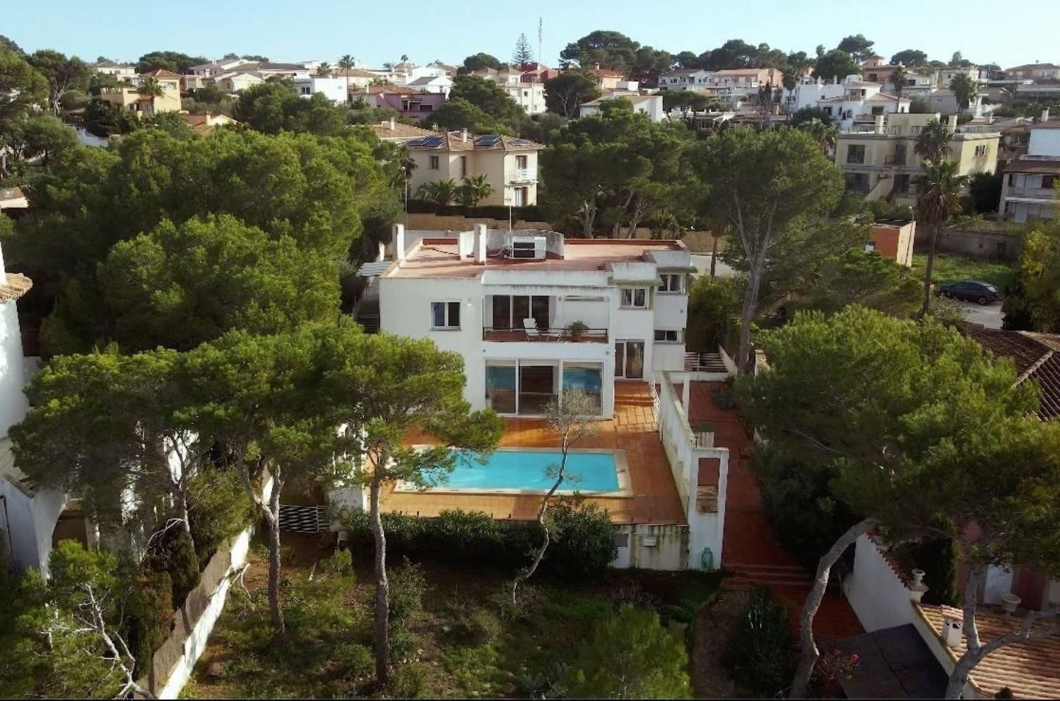 House for sale on the seafront in Calle Hércules, in Badia Blava