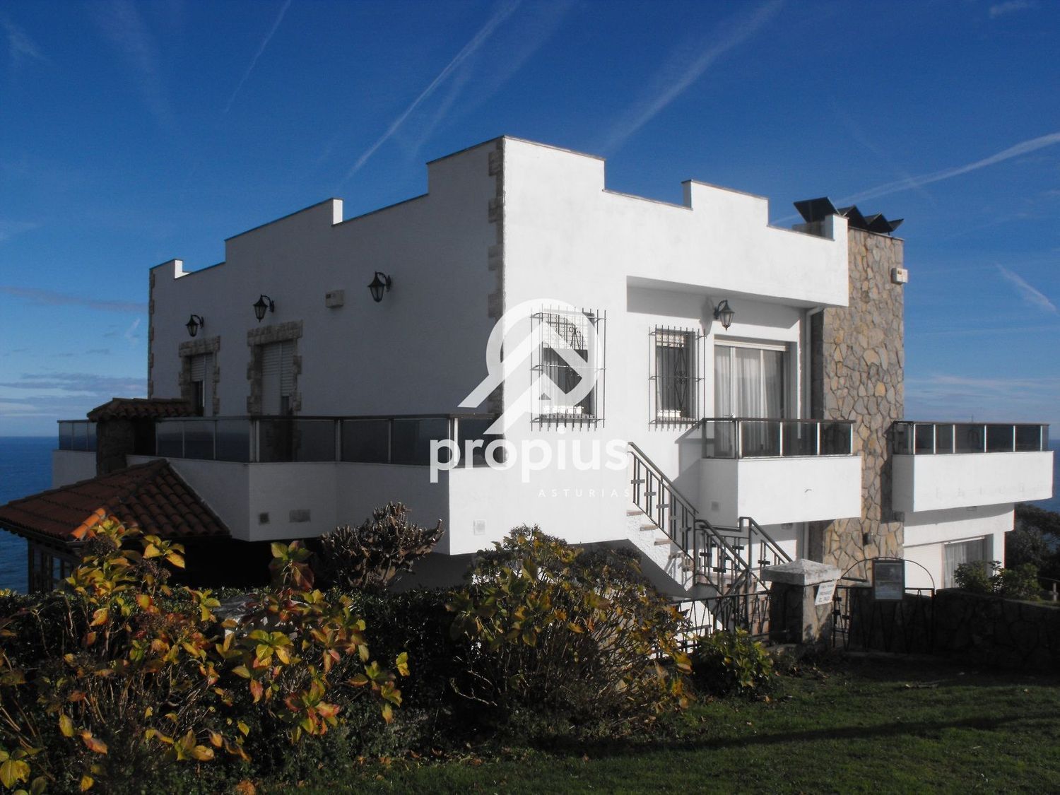 Casa en venda a primera línia de mar al Carrer San Roque, a Colunga