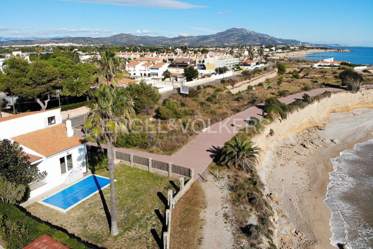 Casa en venda a primera línia de mar a Avinguda de Francisco José Balada, a Vinaròs