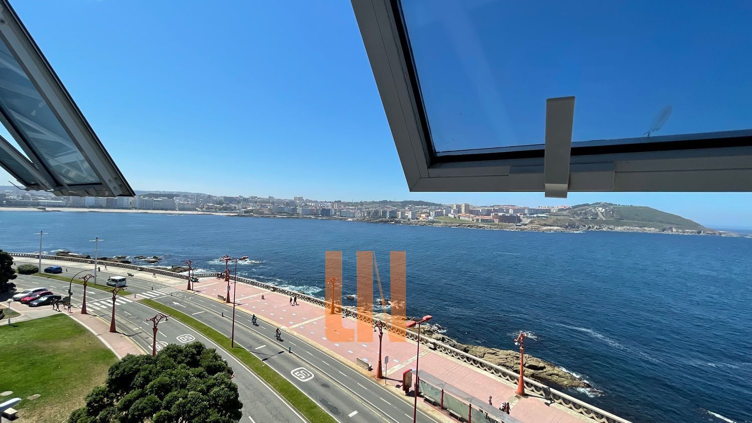 Duplex for sale on the seafront on Paseo Alcalde Francisco Vázquez in A Coruña