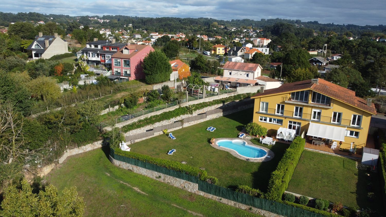 House for sale on the seafront on Vía Buccino Street, in Oleiros