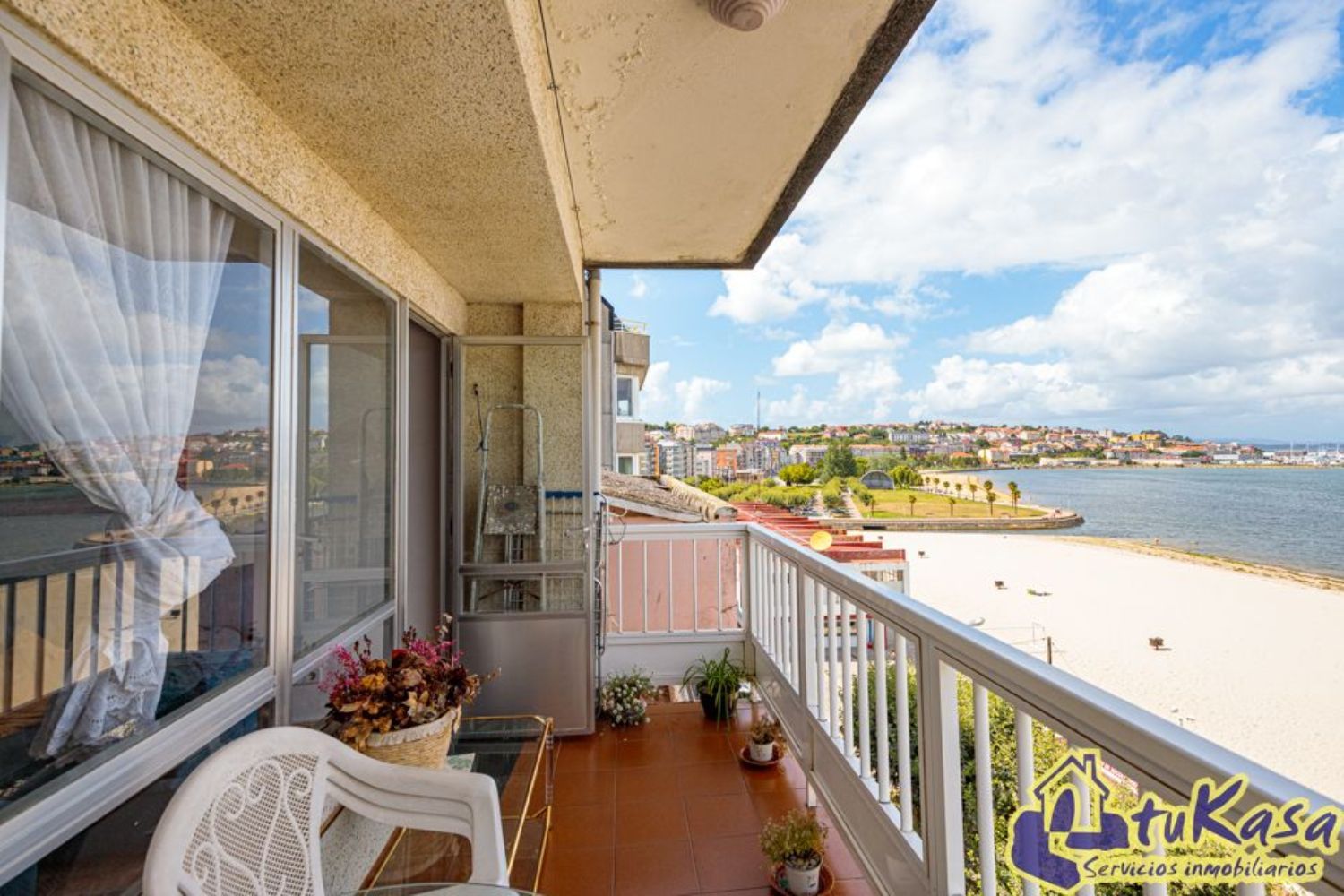 Apartment for sale on the seafront on Calle de la Playa, in Sada